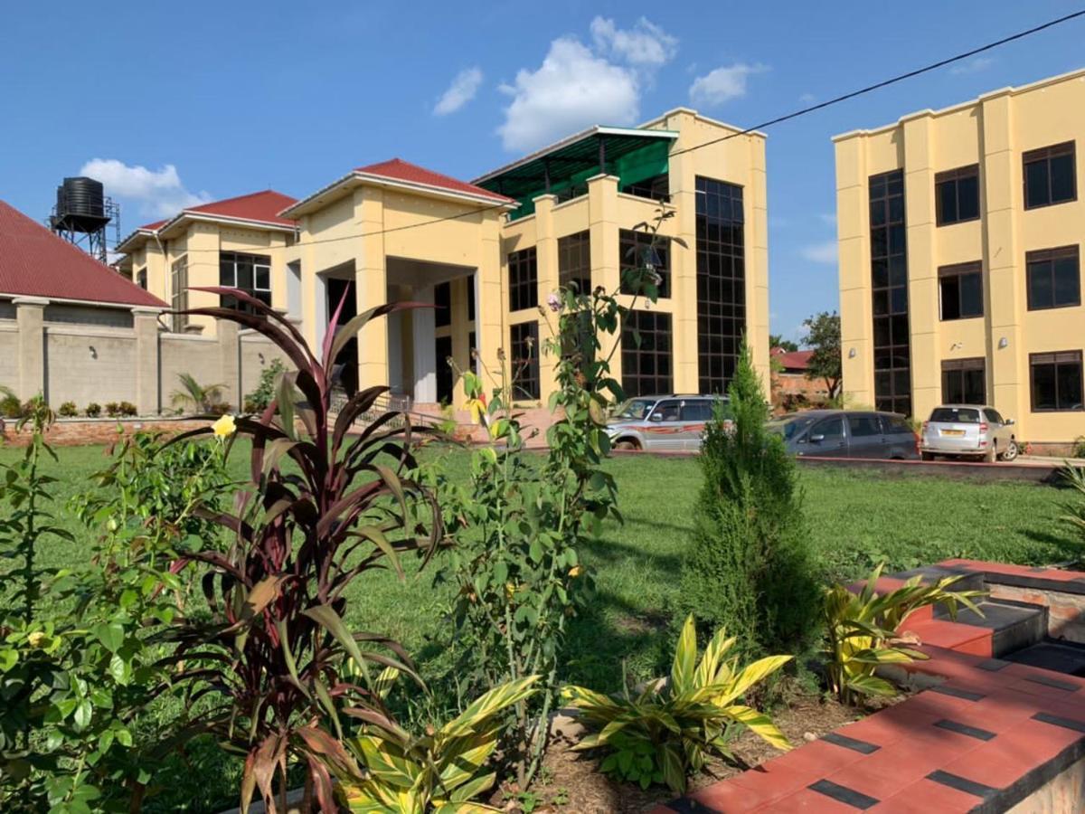 Golden Castle Hotel Hoima Zewnętrze zdjęcie