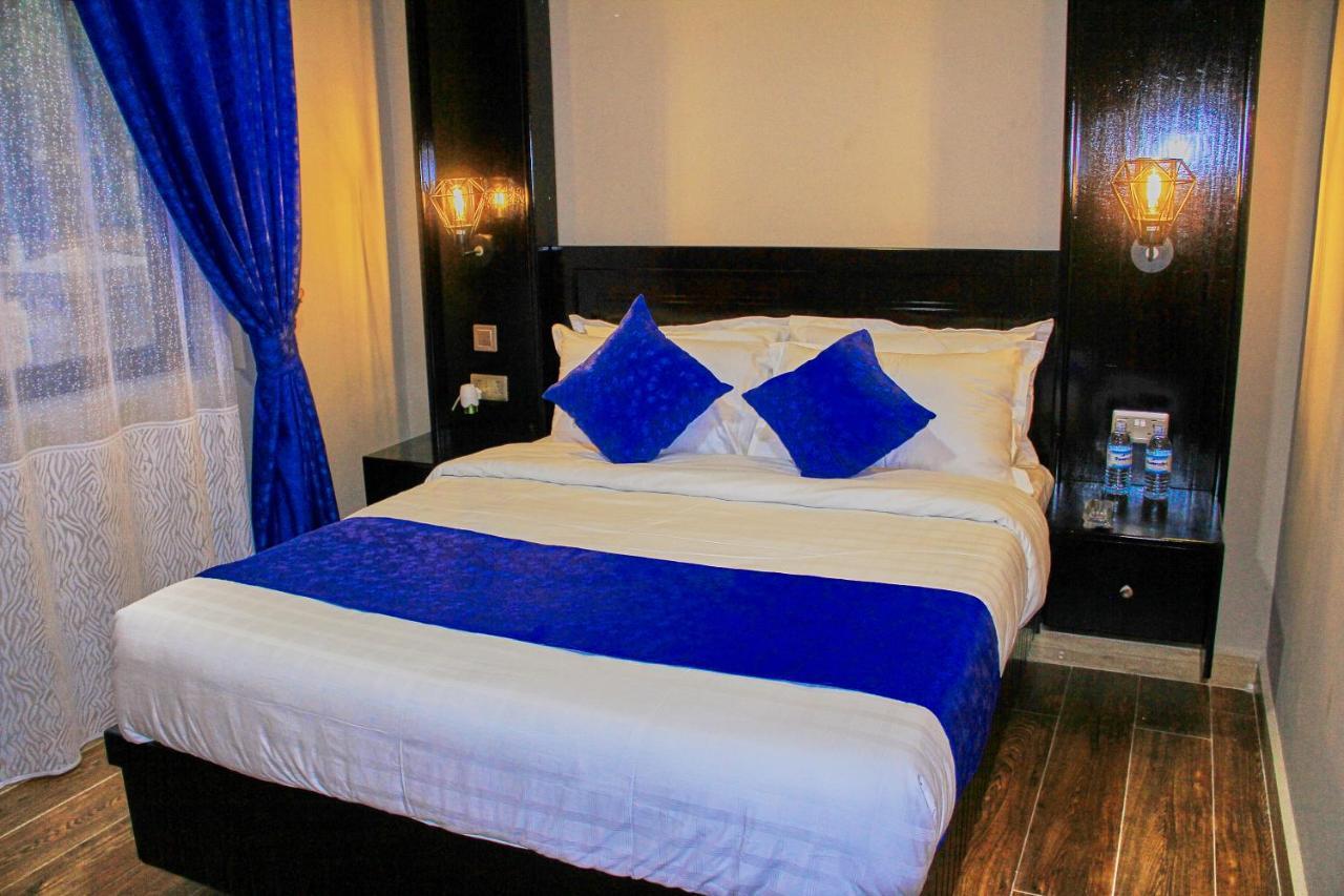 Golden Castle Hotel Hoima Zewnętrze zdjęcie