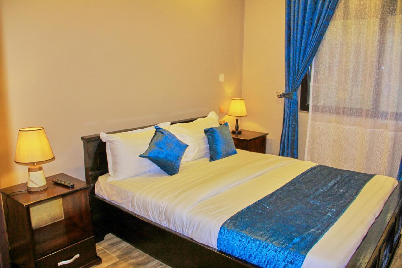 Golden Castle Hotel Hoima Zewnętrze zdjęcie